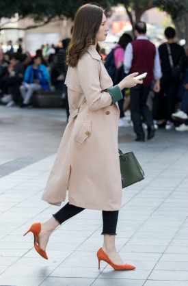 ��ֵ�������ʲ����߸���Ů