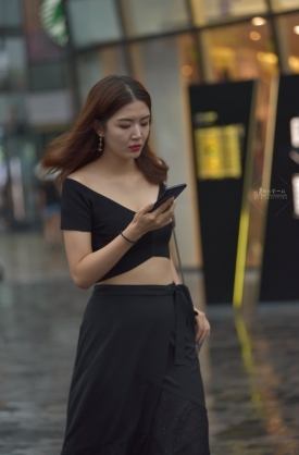 �����ջ���Ů